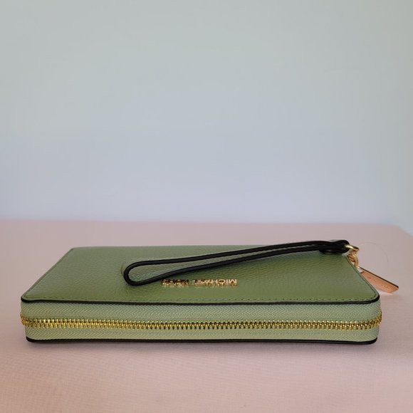 MICHAEL KORS Jet Set Travel Continental Pebbled Leather Wallet- Light Sage⭐ - Picture 8 of 16